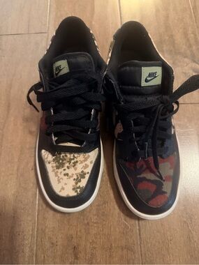 Nike Dunk Low-Top Sneakers in Black with Multicolor Camouflage 5 Youth 6.5 Wom